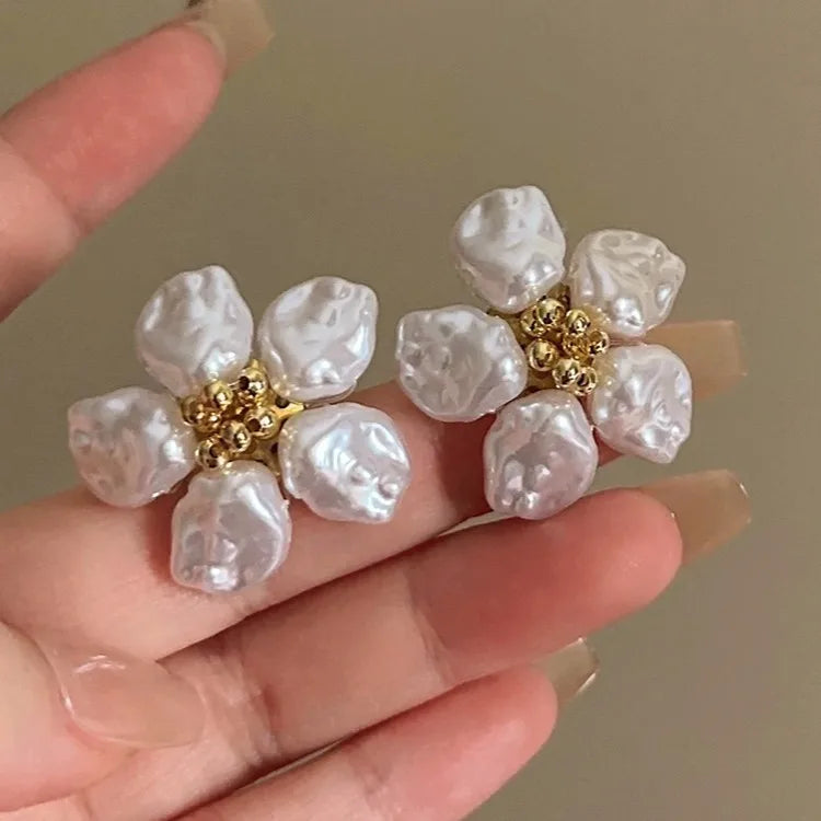 Elegant flower ear studs, imitation pearl with silver ear needle